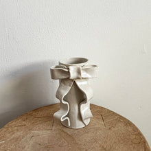 Load image into Gallery viewer, Ribbon Bow Vases: Medium