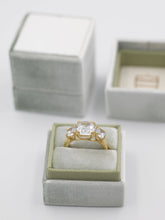 Load image into Gallery viewer, The Carlyle Classic Single