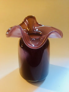 Ruffle Bud vase: Pink / Blown Glass / 5”x4”