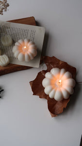 Autumn halloween pumpkin candle - large | Fall decor : Off white / Spiced orange