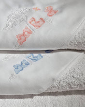 Load image into Gallery viewer, Hooded Bath Towel Bears: Rosa