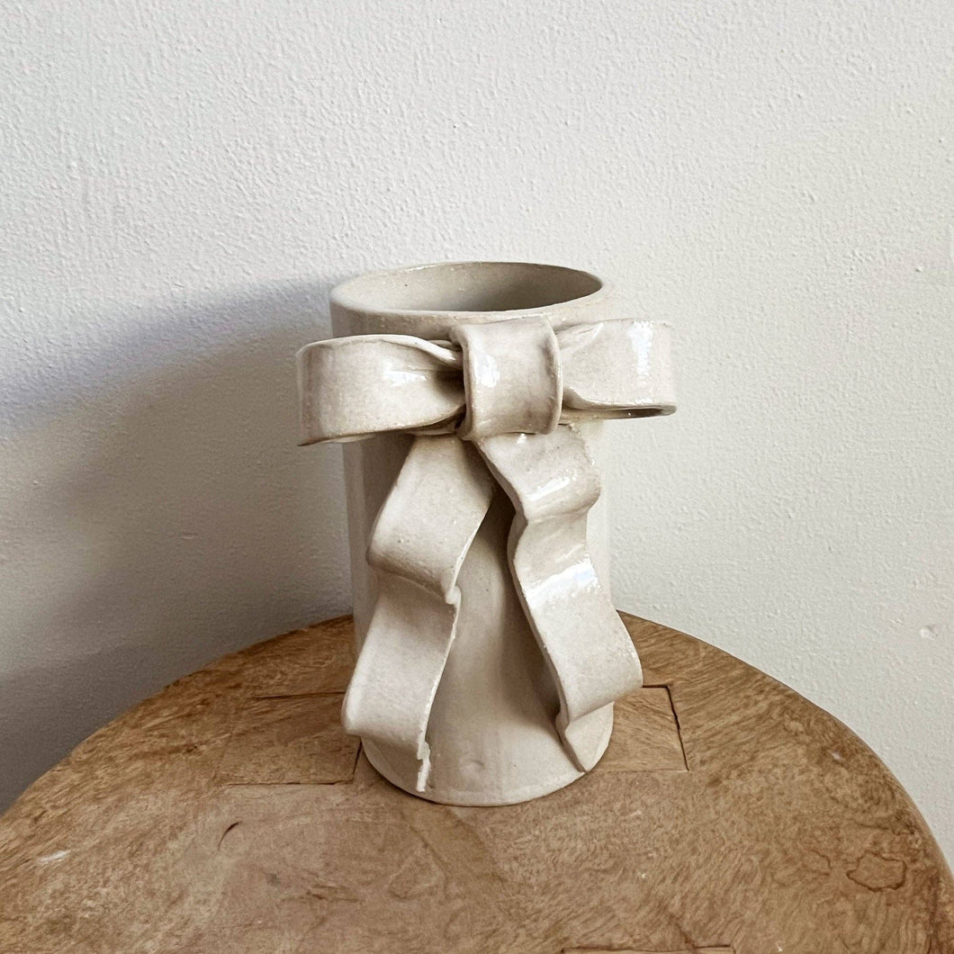 Ribbon Bow Vases: Medium