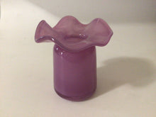 Load image into Gallery viewer, Ruffle Bud vase: Pink / Blown Glass / 5”x4”