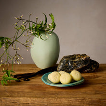 Load image into Gallery viewer, Amber &amp; Vanilla Pebble | Deep Moisturizing Bath &amp; Shower Oil