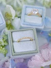 Load image into Gallery viewer, The Carlyle Classic Single