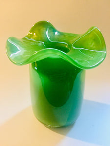 Ruffle Bud vase: Pink / Blown Glass / 5”x4”