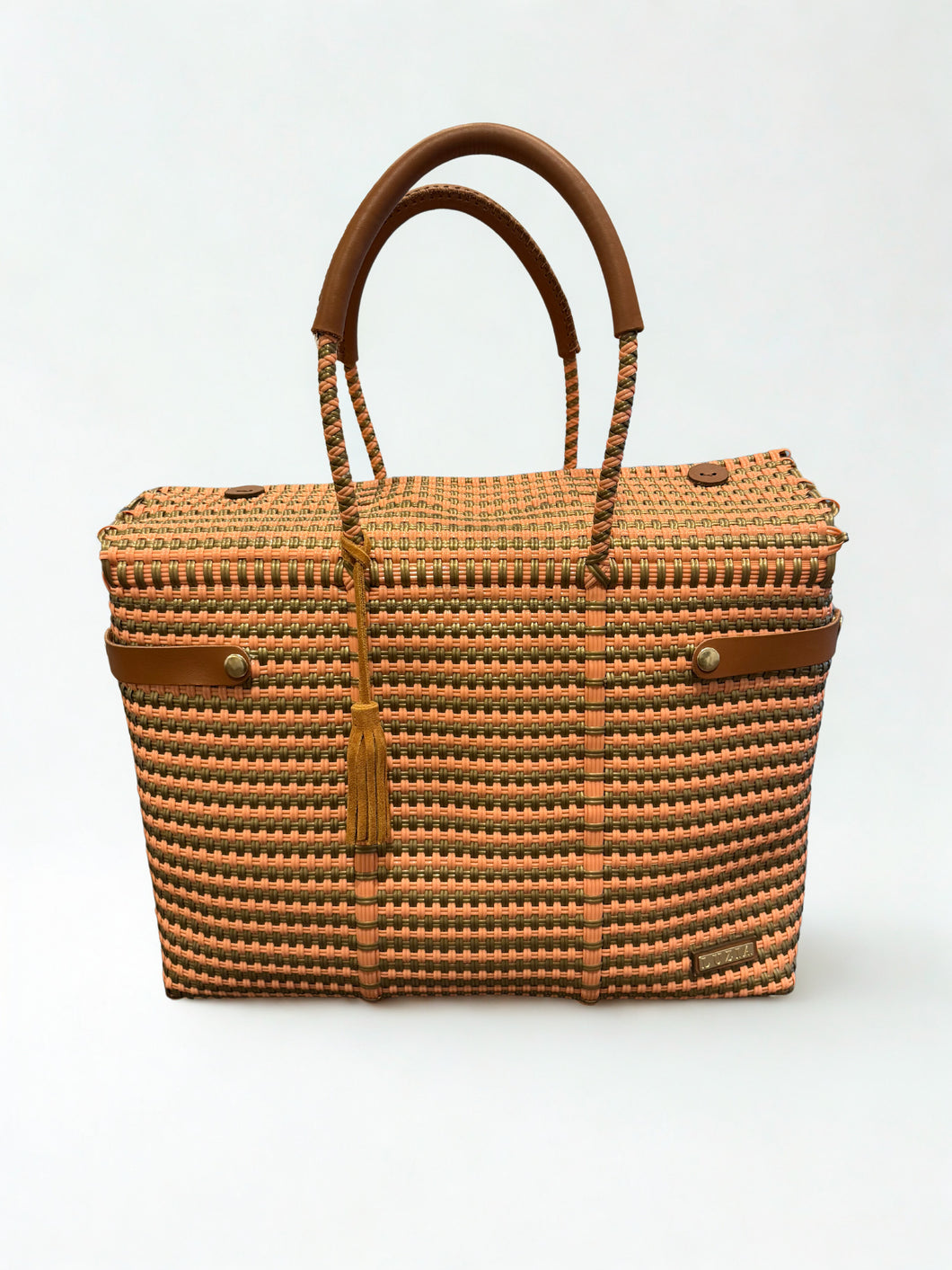 Closed Basket Jumbo Lines Salmon Gold
