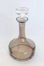 Load image into Gallery viewer, Vogue Decanters