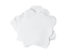 Load image into Gallery viewer, Scallop Edge Dinner Napkins - Set of 4