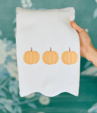 Scalloped Powder Bath Towels Pumpkins