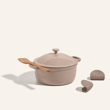 Load image into Gallery viewer, Cast Iron Perfect Pot