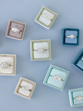 Load image into Gallery viewer, The Carlyle Classic Single