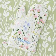 Load image into Gallery viewer, Oven Mitts - Wildflower Pair