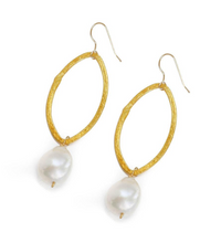 Load image into Gallery viewer, BITSY EARRING, WHITE PEARL