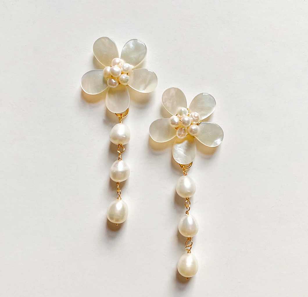Pearl Flower + 3 drop Pearls