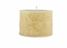 Load image into Gallery viewer, Gazelle Relief Candle
