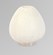 Load image into Gallery viewer, Vase Lotus Bud